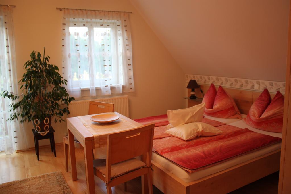 Buschenschank Orsl Wildbach Zewnętrze zdjęcie